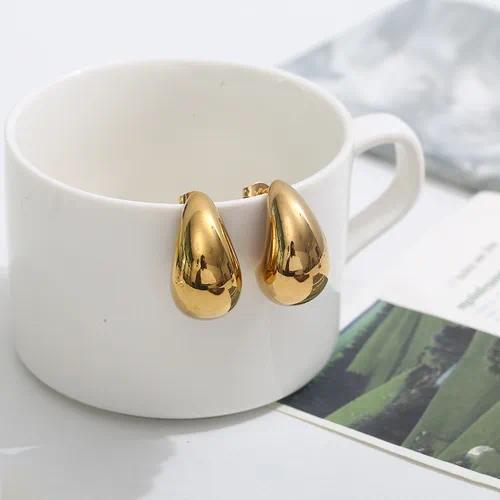 Pendientes de gota dorados